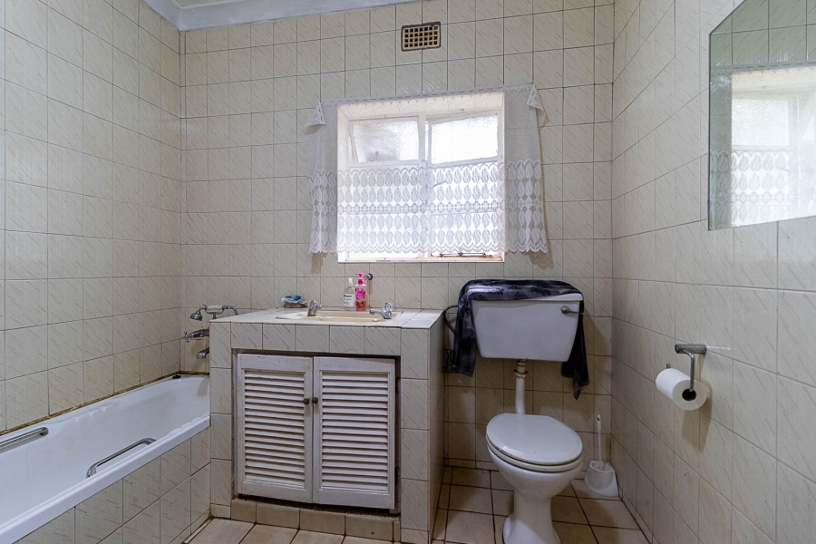 5 Bedroom Property for Sale in Hartzenbergfontein Gauteng