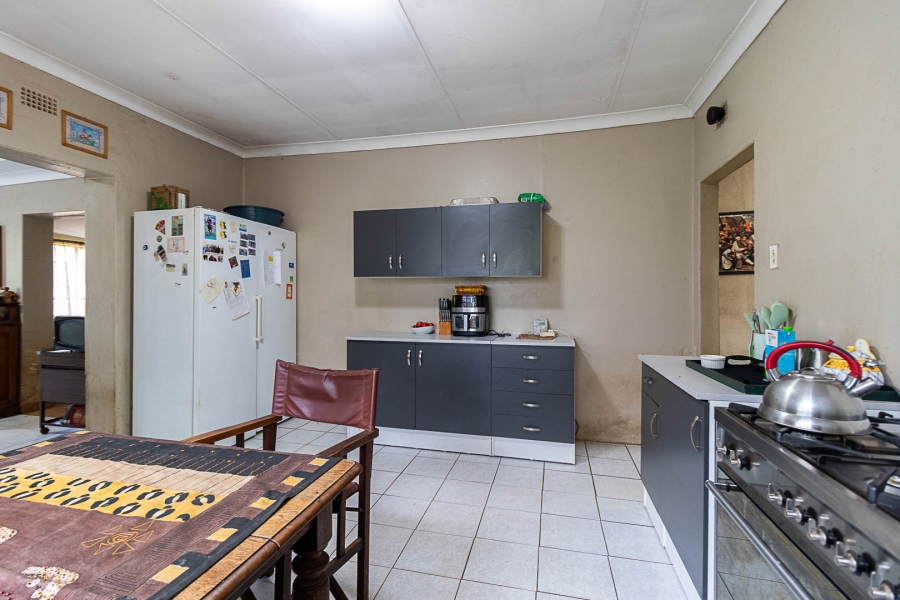 5 Bedroom Property for Sale in Hartzenbergfontein Gauteng