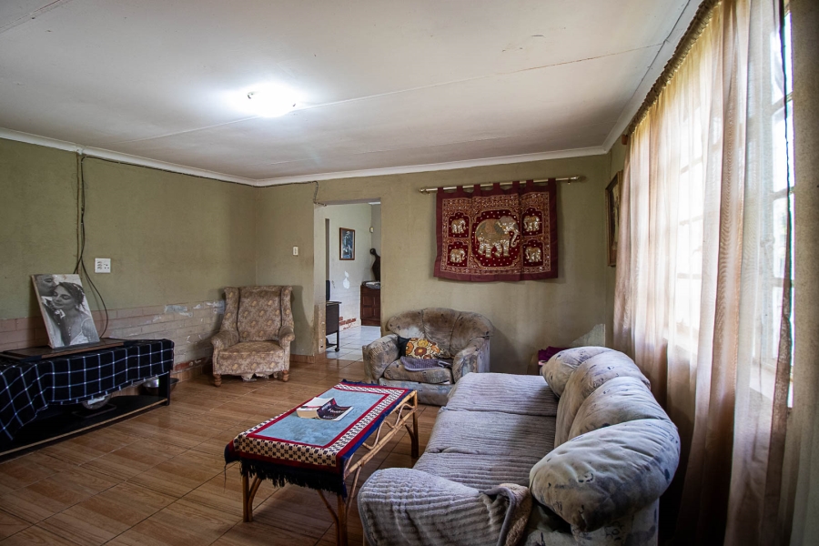 5 Bedroom Property for Sale in Hartzenbergfontein Gauteng