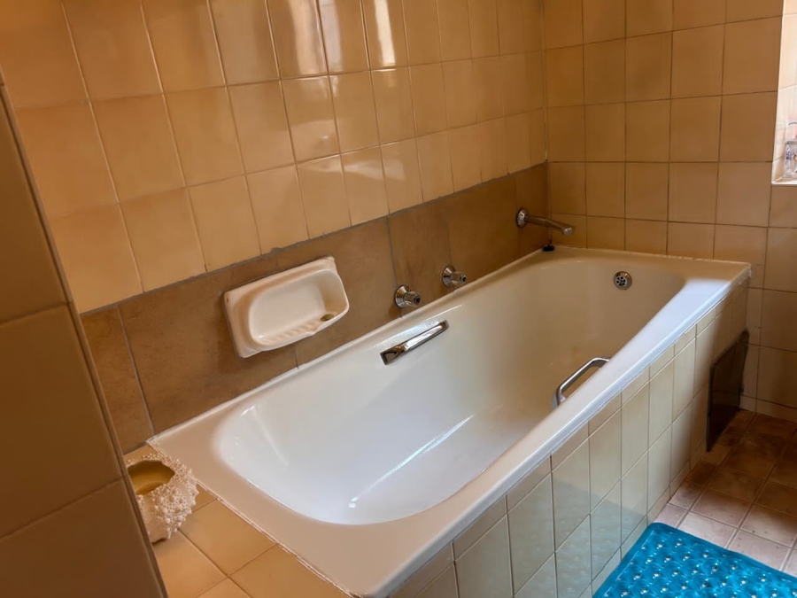 2 Bedroom Property for Sale in Garsfontein Gauteng