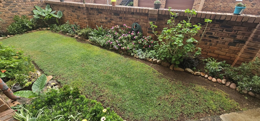 2 Bedroom Property for Sale in Garsfontein Gauteng