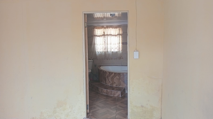 3 Bedroom Property for Sale in Lotus Gardens Gauteng