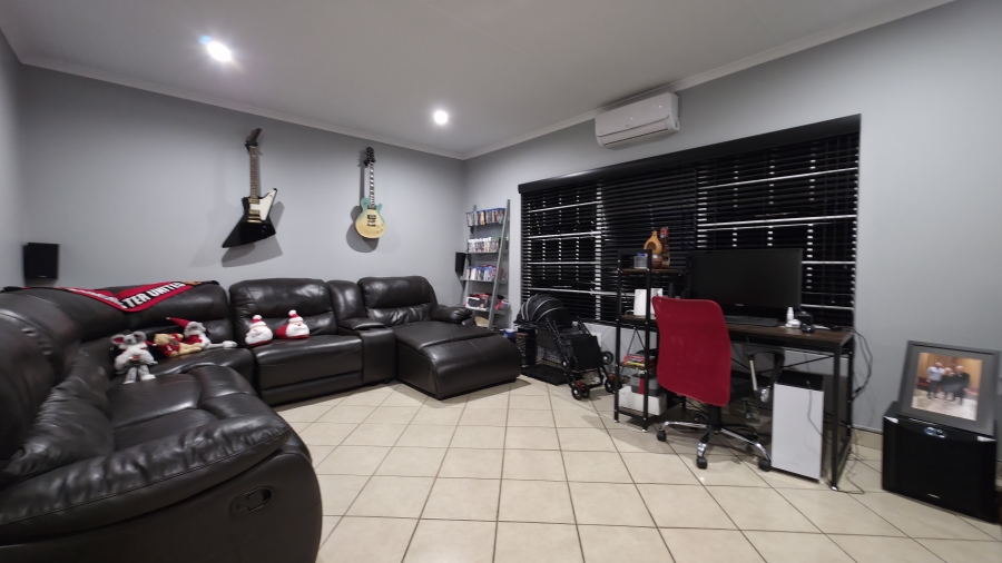 3 Bedroom Property for Sale in Paramount Estate Gauteng