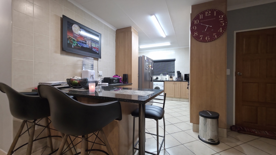 3 Bedroom Property for Sale in Paramount Estate Gauteng