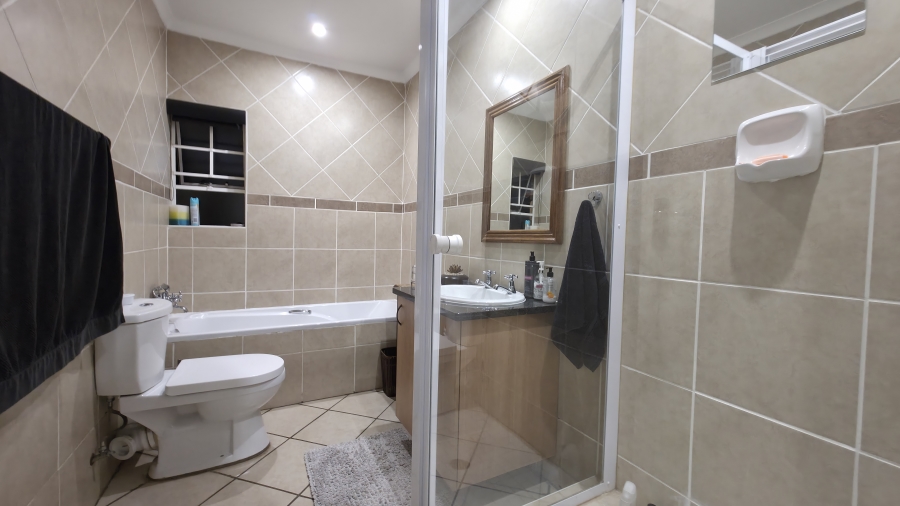 3 Bedroom Property for Sale in Paramount Estate Gauteng