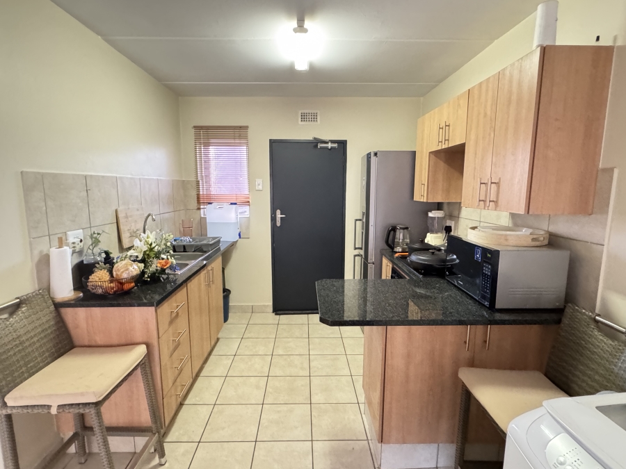 To Let 2 Bedroom Property for Rent in Olympus AH Gauteng