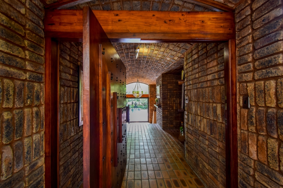 4 Bedroom Property for Sale in Waterkloof Ridge Gauteng