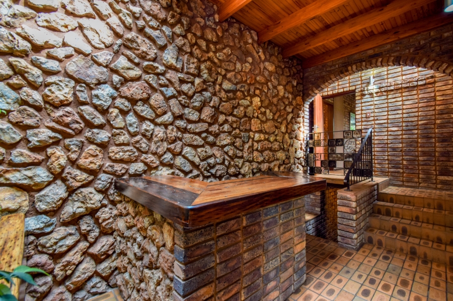 4 Bedroom Property for Sale in Waterkloof Ridge Gauteng