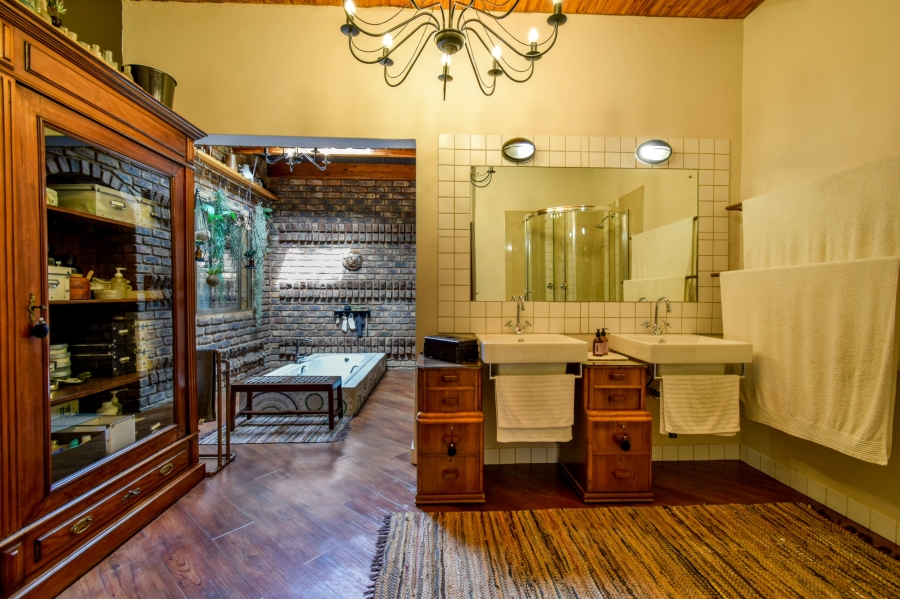 4 Bedroom Property for Sale in Waterkloof Ridge Gauteng