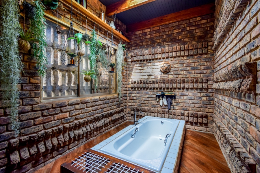 4 Bedroom Property for Sale in Waterkloof Ridge Gauteng