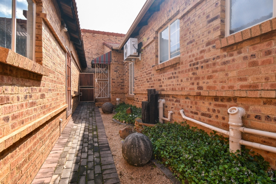 2 Bedroom Property for Sale in Moreleta Park Gauteng