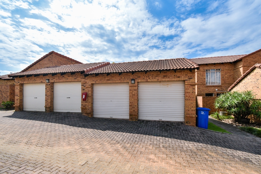 2 Bedroom Property for Sale in Moreleta Park Gauteng
