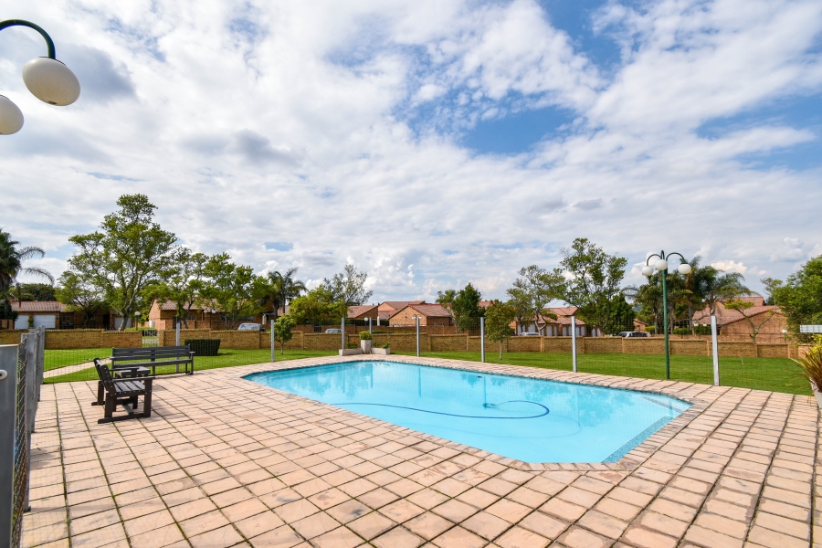 2 Bedroom Property for Sale in Moreleta Park Gauteng