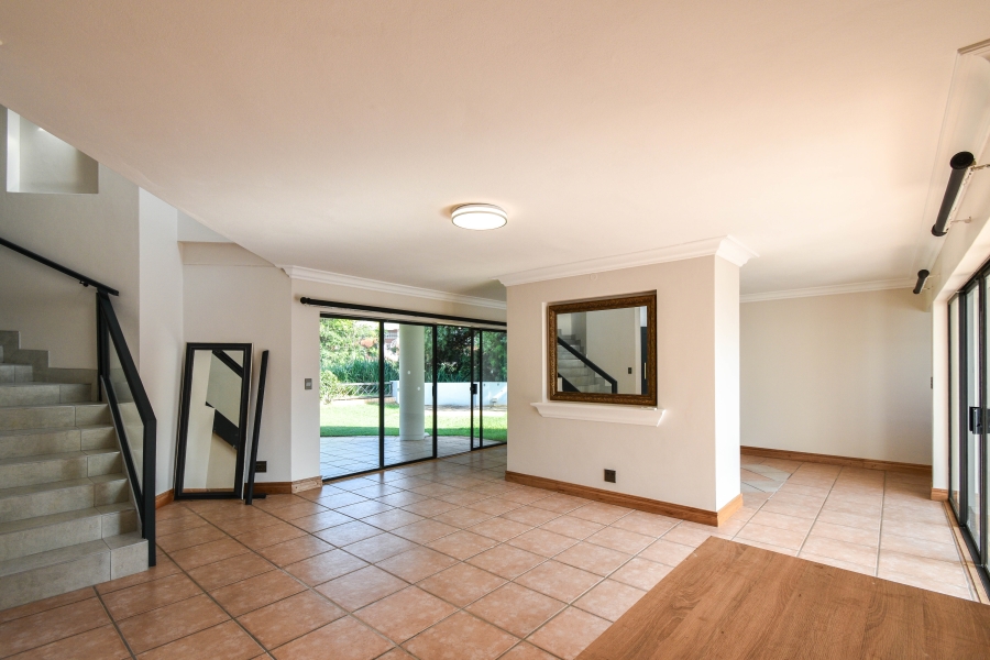 6 Bedroom Property for Sale in Wapadrand Gauteng