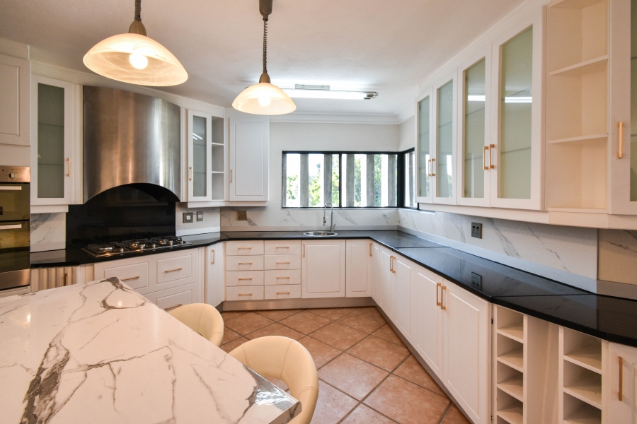 6 Bedroom Property for Sale in Wapadrand Gauteng