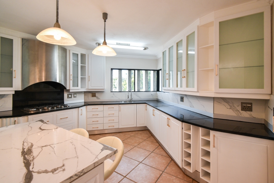 6 Bedroom Property for Sale in Wapadrand Gauteng