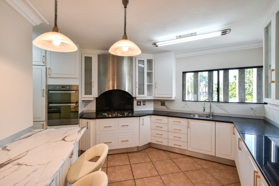 6 Bedroom Property for Sale in Wapadrand Gauteng