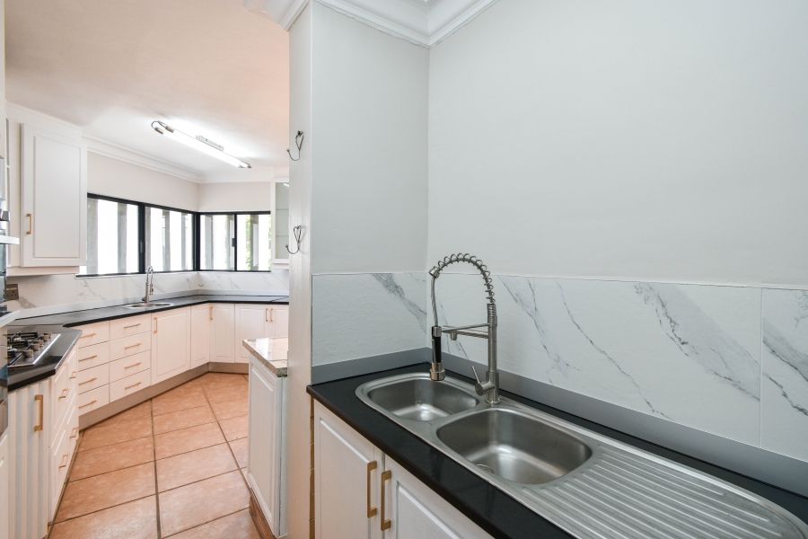 6 Bedroom Property for Sale in Wapadrand Gauteng