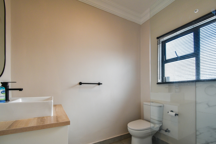 6 Bedroom Property for Sale in Wapadrand Gauteng