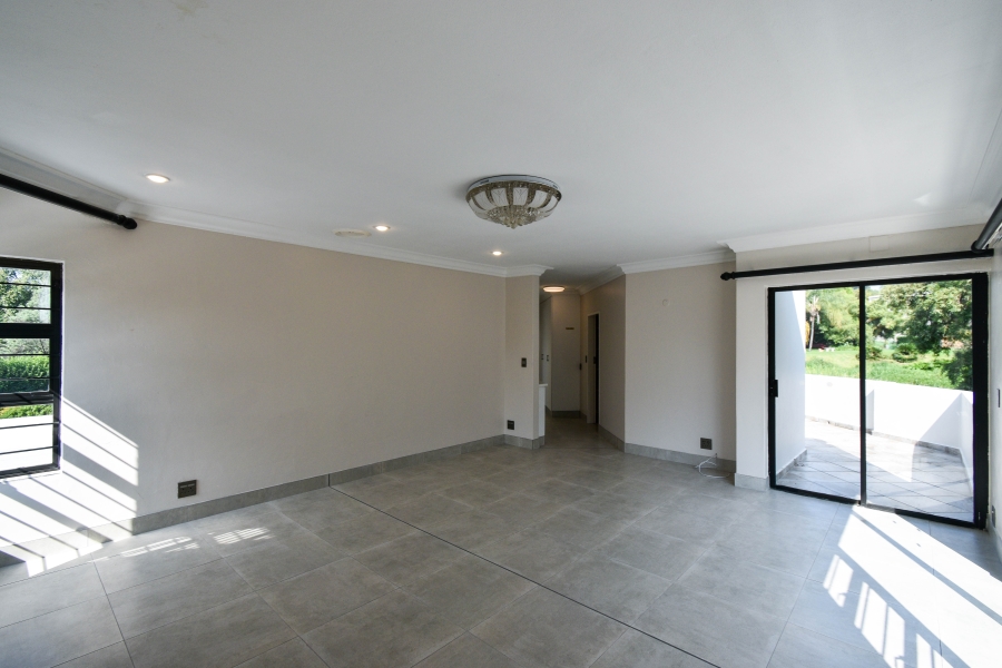 6 Bedroom Property for Sale in Wapadrand Gauteng