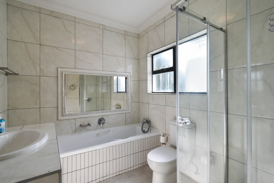 6 Bedroom Property for Sale in Wapadrand Gauteng