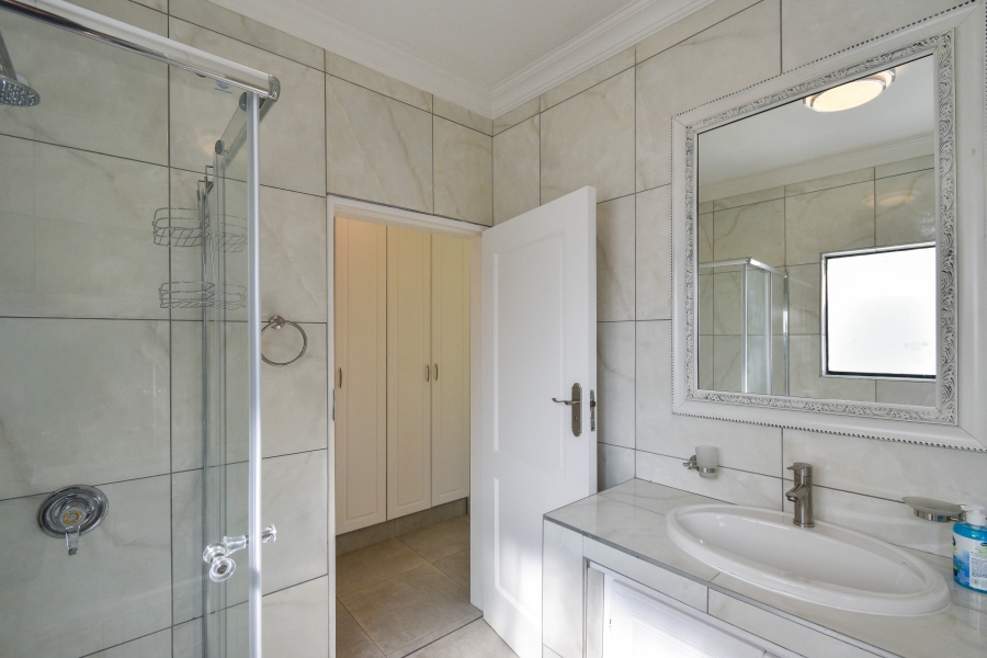 6 Bedroom Property for Sale in Wapadrand Gauteng