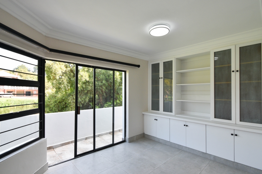 6 Bedroom Property for Sale in Wapadrand Gauteng