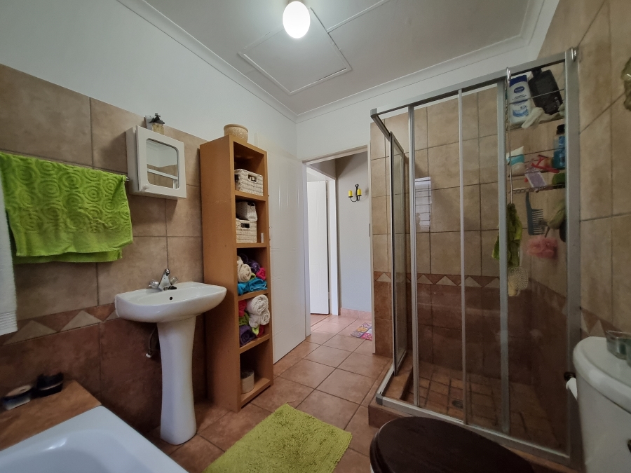 To Let 2 Bedroom Property for Rent in Die Hoewes Gauteng