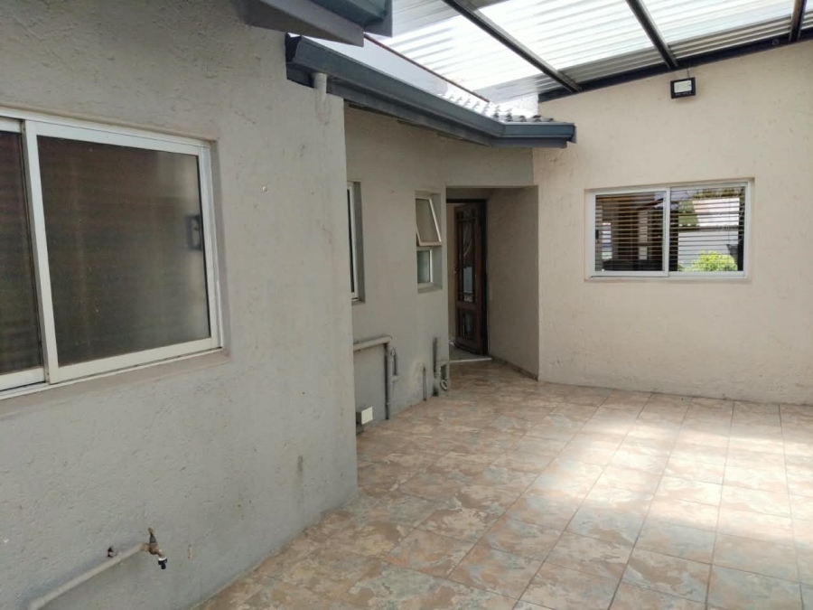 3 Bedroom Property for Sale in Glen Marais Gauteng