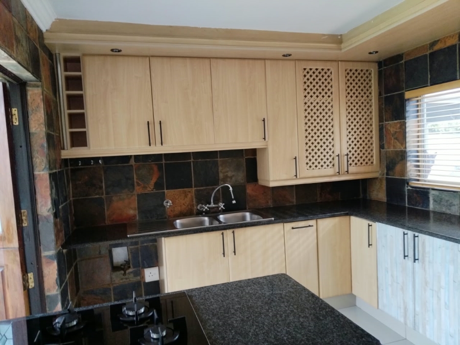3 Bedroom Property for Sale in Glen Marais Gauteng