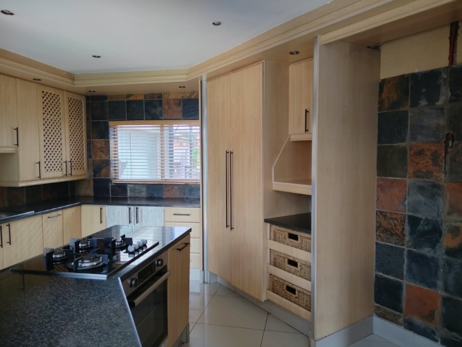 3 Bedroom Property for Sale in Glen Marais Gauteng