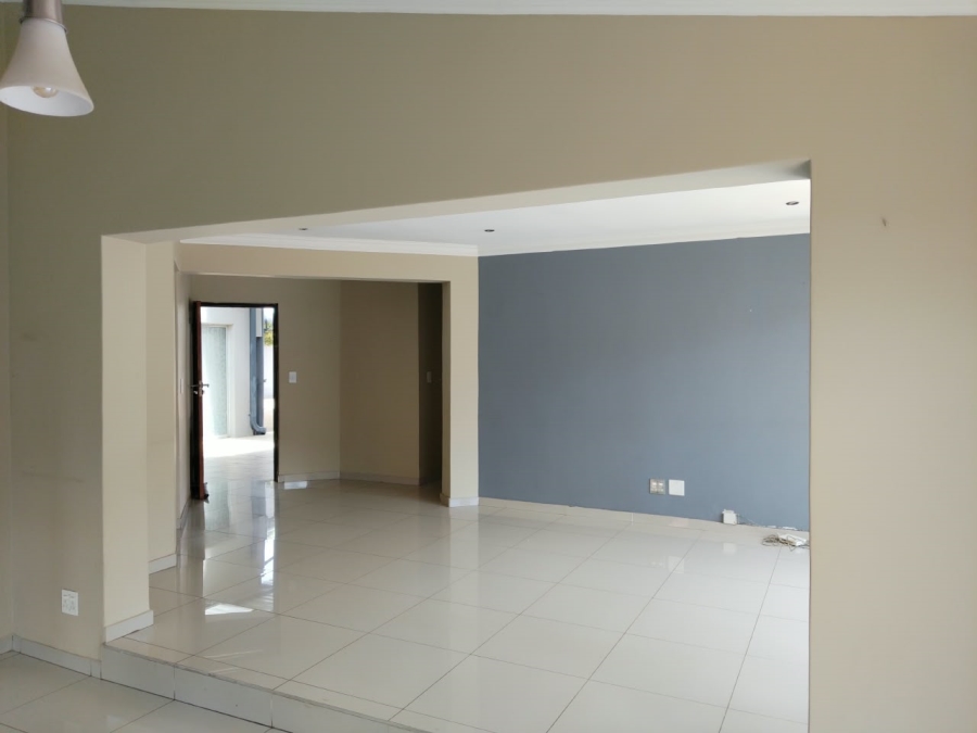 3 Bedroom Property for Sale in Glen Marais Gauteng