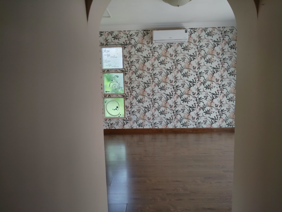 3 Bedroom Property for Sale in Glen Marais Gauteng