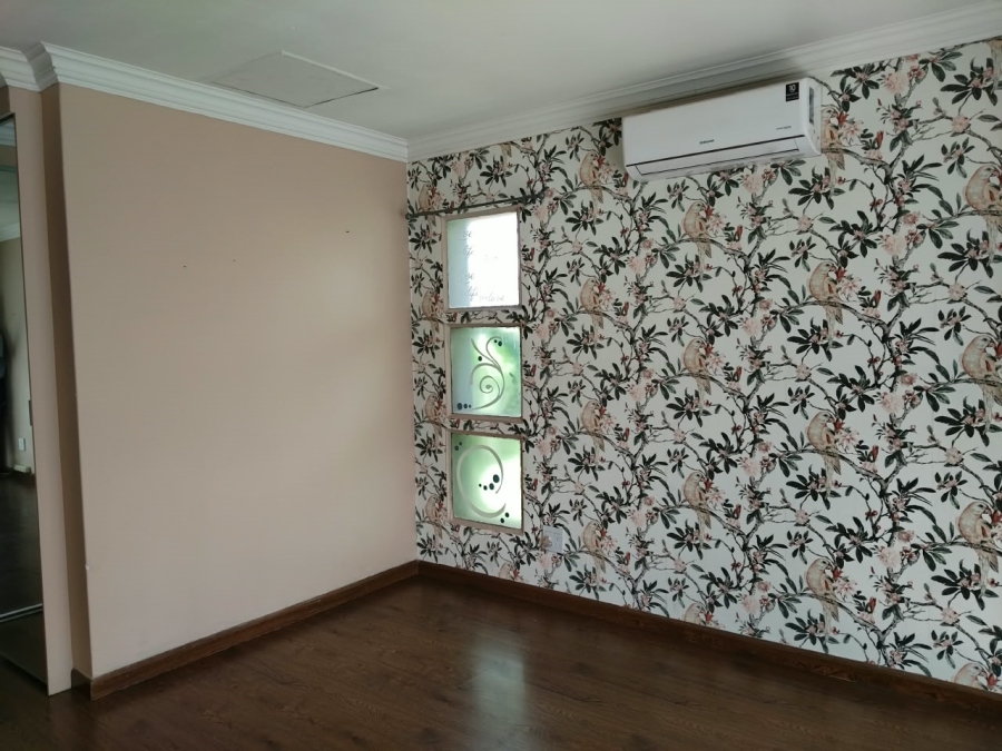 3 Bedroom Property for Sale in Glen Marais Gauteng