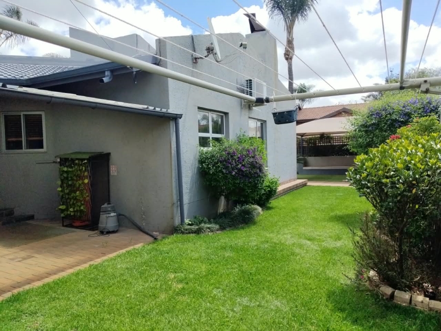 3 Bedroom Property for Sale in Glen Marais Gauteng