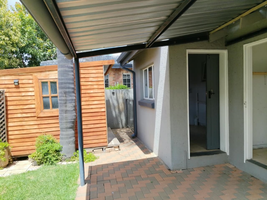 3 Bedroom Property for Sale in Glen Marais Gauteng