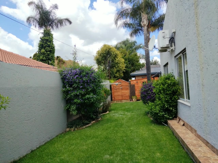 3 Bedroom Property for Sale in Glen Marais Gauteng
