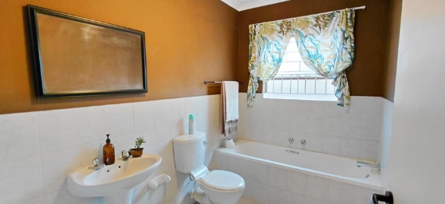 2 Bedroom Property for Sale in Wilgeheuwel Gauteng