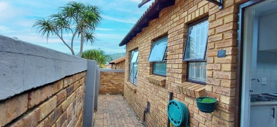 2 Bedroom Property for Sale in Wilgeheuwel Gauteng