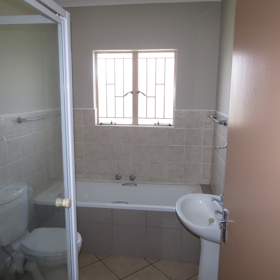 2 Bedroom Property for Sale in Groblerpark Gauteng