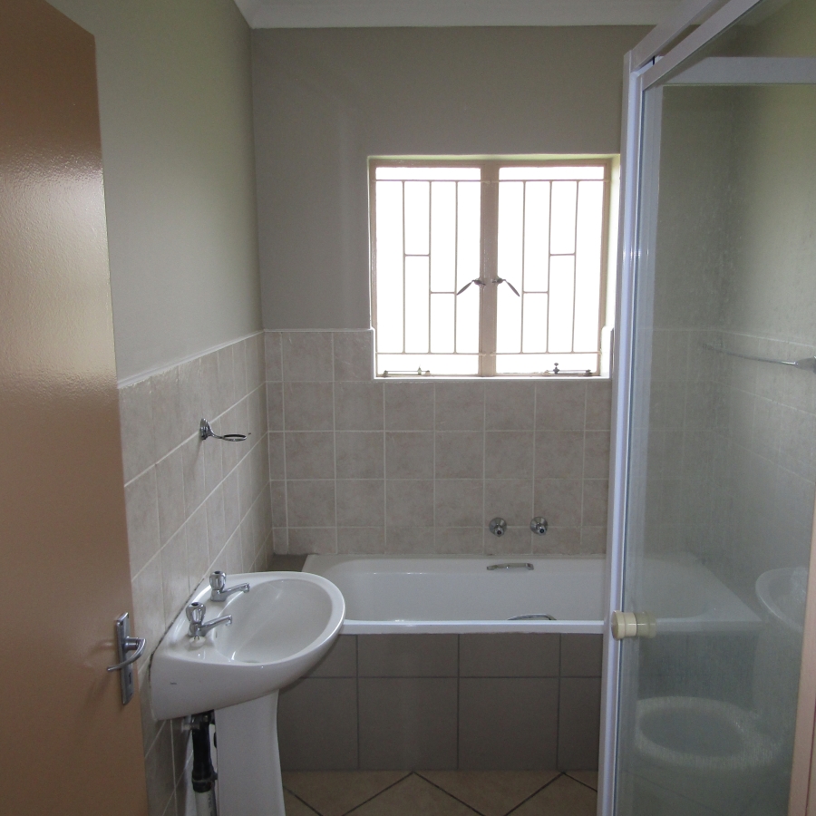 2 Bedroom Property for Sale in Groblerpark Gauteng