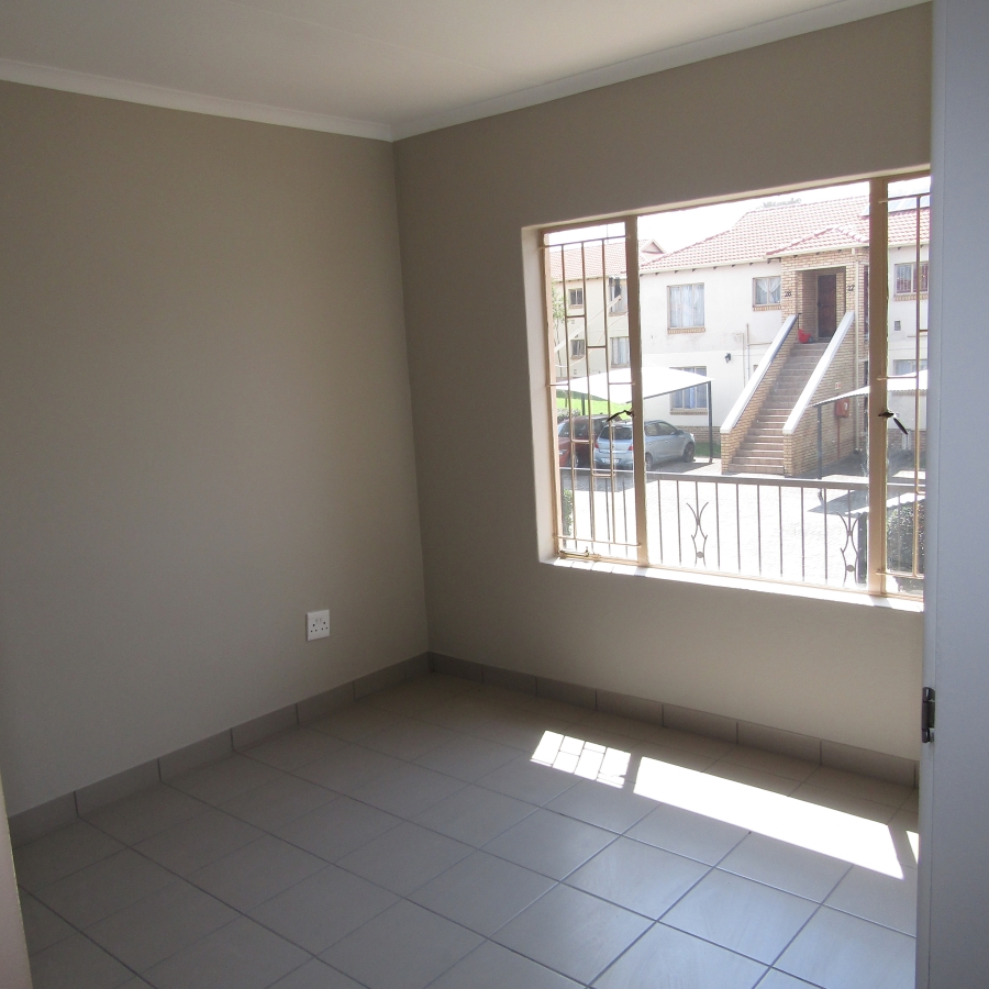 2 Bedroom Property for Sale in Groblerpark Gauteng