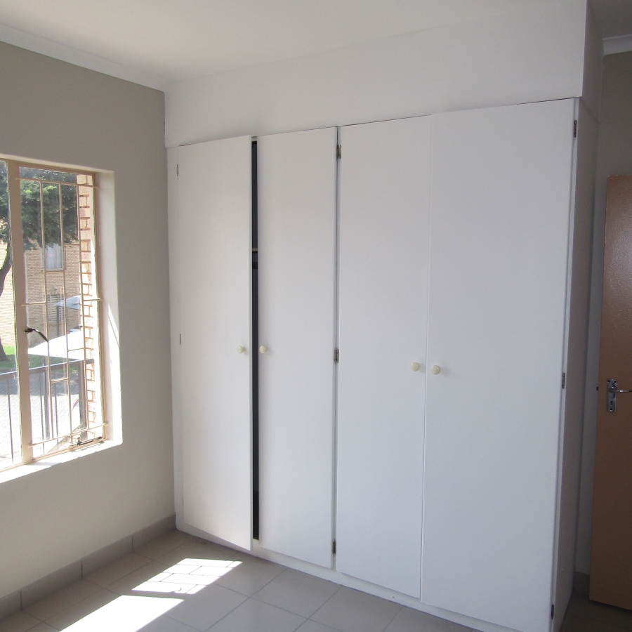 2 Bedroom Property for Sale in Groblerpark Gauteng