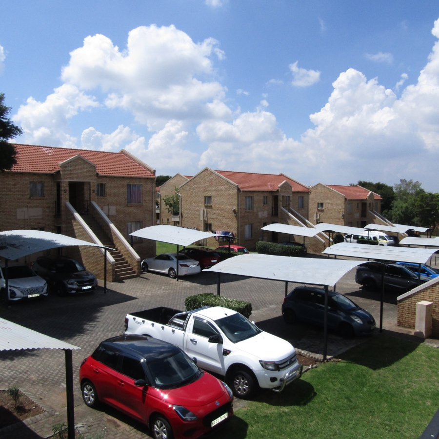 2 Bedroom Property for Sale in Groblerpark Gauteng