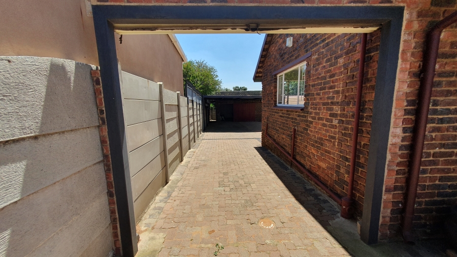 3 Bedroom Property for Sale in Elandspark Gauteng