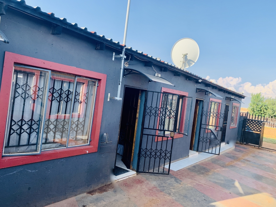 9 Bedroom Property for Sale in Daveyton Gauteng