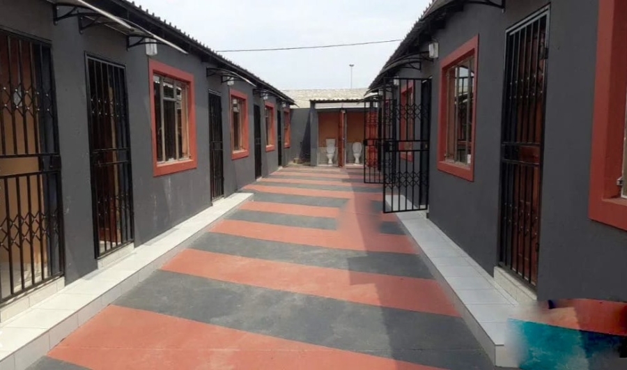 9 Bedroom Property for Sale in Daveyton Gauteng