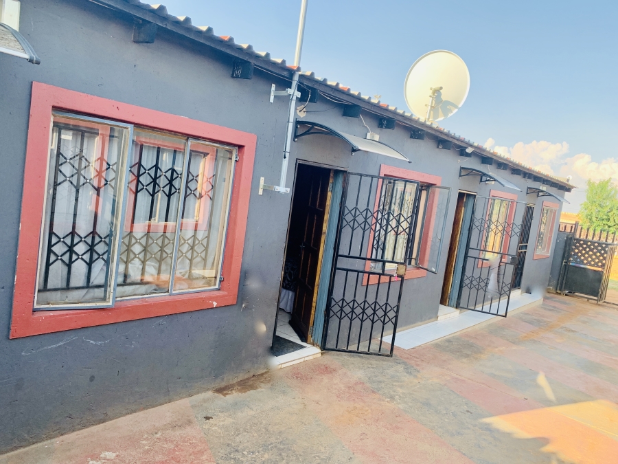 9 Bedroom Property for Sale in Daveyton Gauteng