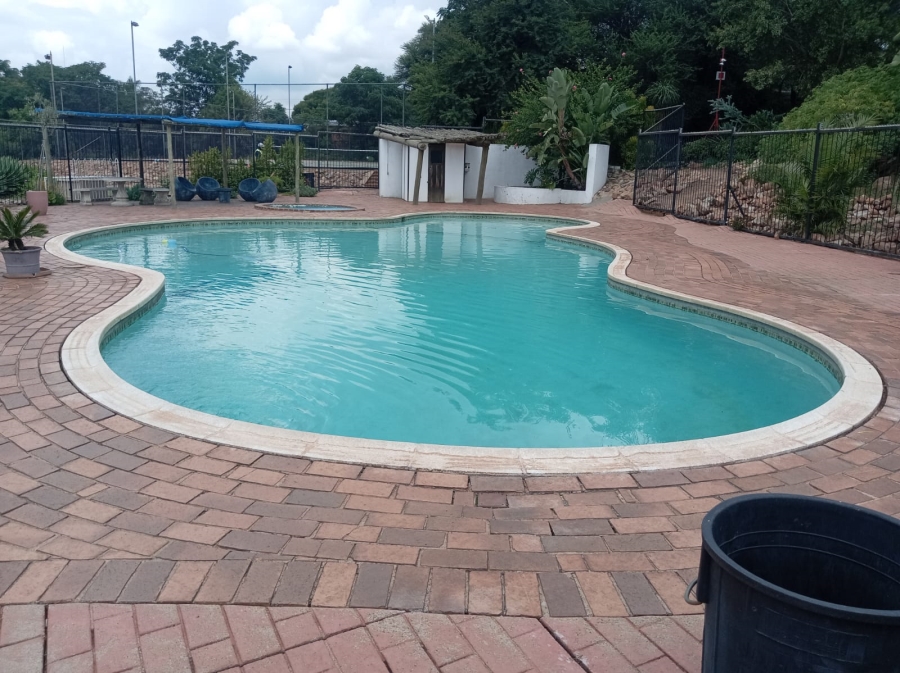 2 Bedroom Property for Sale in La Montagne Gauteng