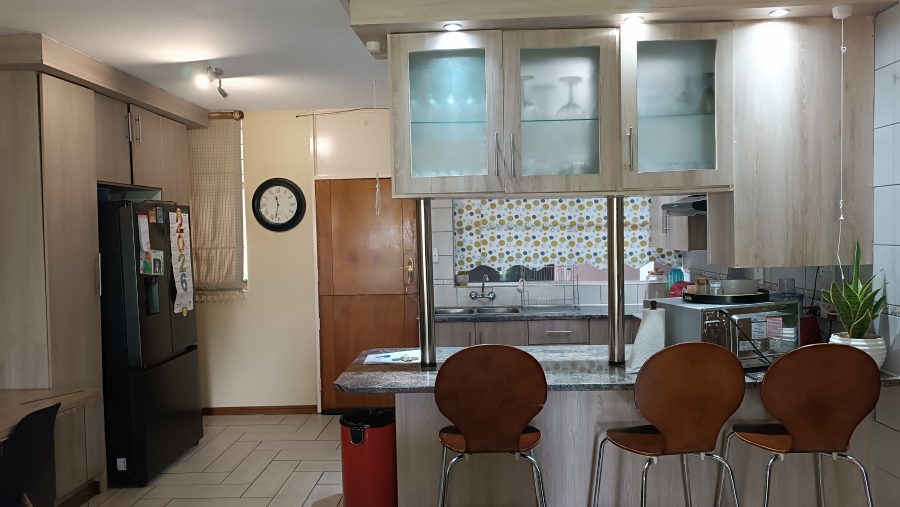2 Bedroom Property for Sale in La Montagne Gauteng
